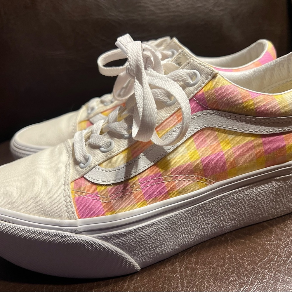 Vans Women's Size 7 Pink and Yellow Plaid Old Skool Platform Sneakers